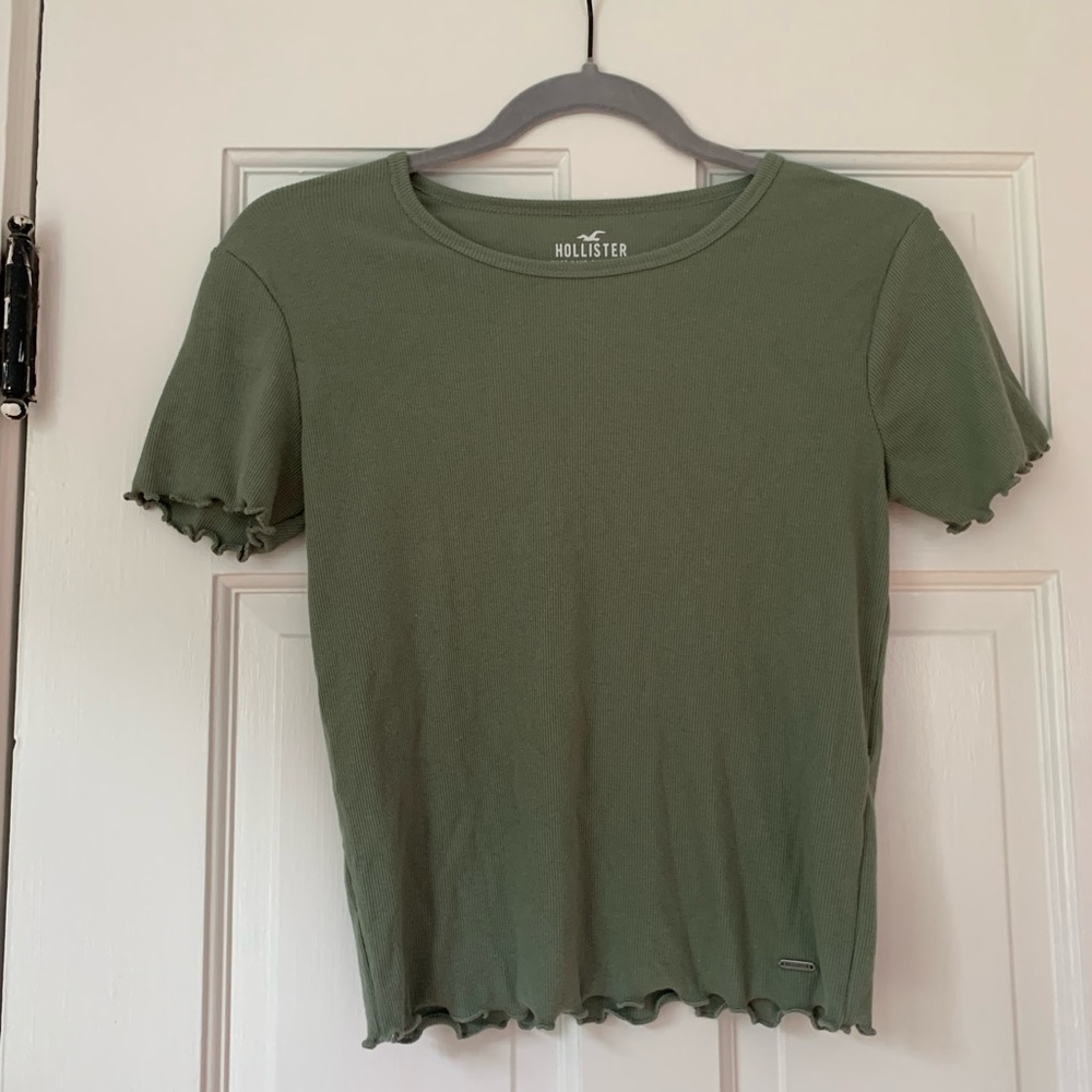 Olive Green Tee with Ruffled Edges, Hollister, Size Extra Small